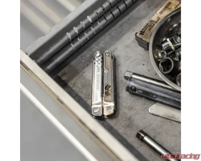 MagnaFlow x Leatherman Bond Multi-Tool, 14 Tools, 420HC Stainless Steel, Compact Design - 2694