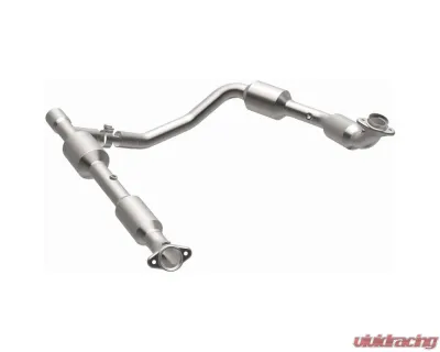 MagnaFlow California Grade CARB Compliant Direct-Fit Catalytic Converter Ford E-150 | E-250 5.4L 2004-2006 - 5582167