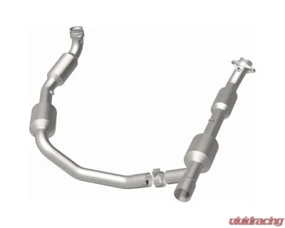 MagnaFlow California Grade CARB Compliant Direct-Fit Catalytic Converter Ford E-150 | E-250 5.4L 2004-2006 - 5582167