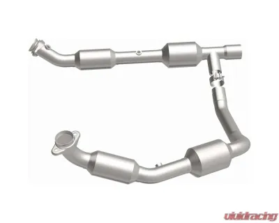 MagnaFlow California Grade CARB Compliant Direct-Fit Catalytic Converter Ford E-150 | E-250 5.4L 2004-2006 - 5582167