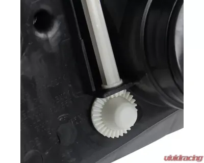 Spec-D Factory Style Crystal Headlights (Chrome Housing/Clear Lens) Ford Focus 2000-2004 - 2LH-FOC00-RS