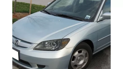 Spec-D Projector Headlights w/ R8 Style LED Light Strip (Chrome Housing/Smoked Lens) Honda Civic 2004-2005                                     - 2LHP-CV04G-8-RS - Image 9