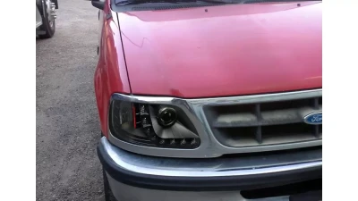 Spec-D Projector Headlights w/ SMD LED Light Strip (Matte Black Housing/Clear Lens) Ford Expedition | F-150 1997-2004                                     - 2LHP-F15097JM-RS - Image 9