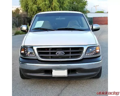 Spec-D Projector Headlights w/ SMD LED Light Strip (Matte Black Housing/Clear Lens) Ford Expedition | F-150 1997-2004 - 2LHP-F15097JM-RS