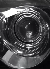 Spec-D Projector Headlights (Glossy Black Housing/Smoke Lens) Chrysler 300 2005-2010                                     - LHP-30005G-TM - Image 2