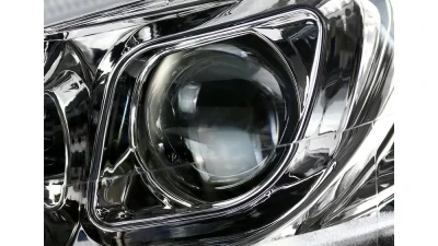 Spec-D Projector Headlights w/ LED Light Bar & LED Turn Signal Lights (Chrome Housing/Clear Lens) Mercedes-Benz W204 C-Class 2008-2011                                     - LHP-BW20408-TM - Image 3