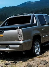 Spec-D LED 3rd Brake Light (Chrome Housing/Clear Lens) Chevrolet Avalanche 2007-2012                                     - LT-AVA07RBCLED-CY - Image 4