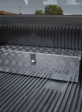 Spec-D Universal 31" Silver Aluminum Heavy Duty Truck Tool Box w/ Side Handles, Lock & Keys                                     - TBOX-ALM03 - Image 4