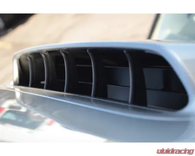 GrimmSpeed Top Mount Intercooler Splitter w/ JDM STI Scoop Subaru WRX 2002-2003 - 93074