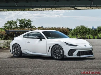 GramLights 57TR Wheel 18x8.5 5x114.3 38mm Glass Black - WGYV38E6XZ