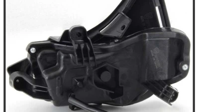 Spyder Auto OEM LED Fog Lights with Switch Clear for Toyota Corolla 2017+                                     - FL-TCO17-LED-C - Image 3