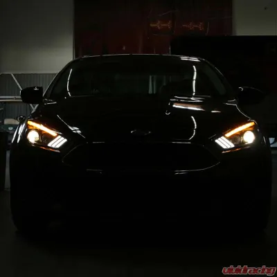 Spyder Auto Signature Projector Headlights Sequential Turn Signal Light Bar Black Ford Focus 2015-2018 - PRO-YD-FF15-LBSEQ-BK