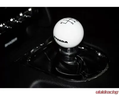 Steeda 6-Speed Shift Knob - White Ford S550 Mustang 2015-2021 - 203-E226ULSI20