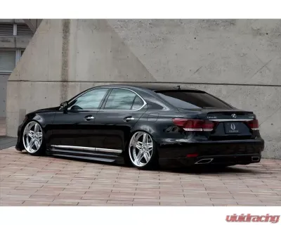 VIPページ 2024 MOTO SPECIAL ITEMS】 ベイカー社の2大レザー フルグレイン