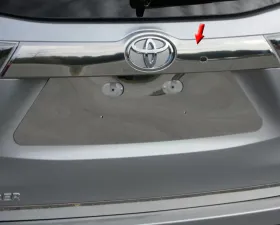 Quality Automotive Accessories 1-Piece Stainless Steel License Bar Above plate accent Trim Toyota Highlander 4-Door SUV 2014-2019