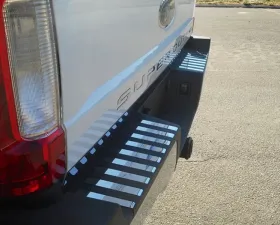 Quality Automotive Accessories 18-Piece Stainless Steel Rear Bumper Trim Accent Ford F-250 & F-350 Super Duty 2-Door 4-Door Regular Cab 8' Bed 2017-2022