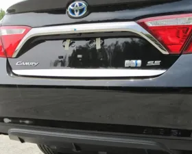 Quality Automotive Accessories 1-Piece Stainless Steel Rear Deck Trim Trunk Lid Accent Toyota Camry 4-Door Sedan 2015-2017