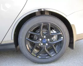Quality Automotive Accessories 4-Piece Stainless Steel Wheel Well Accent Trim Ford Focus 4-Door Sedan 2015-2018