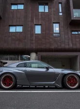 Pandem Aero V2 FRP Wide-body Side Skirts Nissan GT-R R35 2009-2021                                     - 17020607 - Image 7