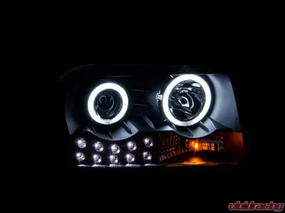 Anzo USA Projector Headlight Set w/Halo Chrysler 300C 2005-2010 - 121152