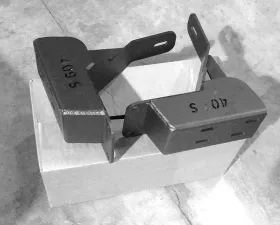 DODGE 2500,3500,4500,5500 RAM 10-17 Front Sahara Bracket BLACK Road Armor