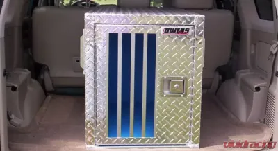 Owens Products 20 W x 30 D x 24 H Diamond Tread Aluminum Dog Box Hunter Series Single Compartment w/ Standard Vents - 55015
