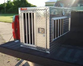 Owens Products 21 W x 38 D x 25 H Diamond Tread Aluminum Dog Box Hunter Series Single Compartment w/ All Seasons Vents