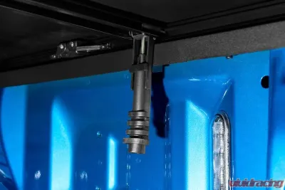 Lund Genesis Textured Vinyl Tri-Fold Tonneau Cover Ford F-150 2004-2008 - 95022