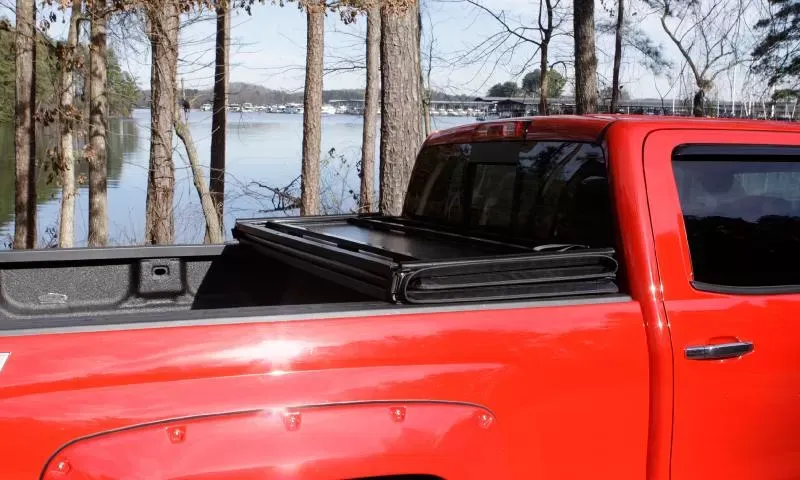 LUND Hard Fold Tonneau Cover - 969365