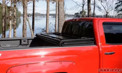 LUND Hard Fold Tonneau Cover - 969352