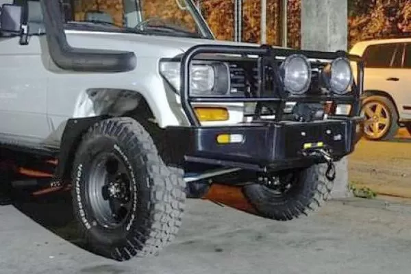 Dobinsons Classic Black Bullbar Toyota Land Cruiser 70 Series 85-07 - BU59-3515