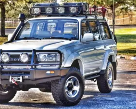 Dobinsons Classic Black Front Bullbar Toyota Land Cruiser 80 Series