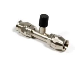 Aeroquip Universal Straight -10 Hose Fiting w/Charge Port