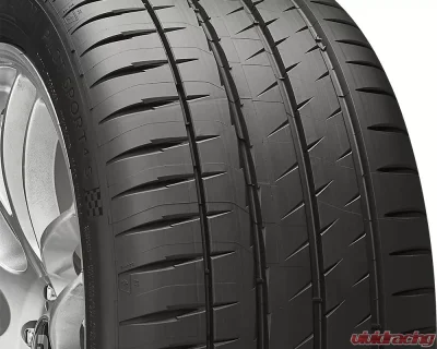 Michelin Pilot Sport 4S Tire 235/45 R17 97Y XL BSW - 30110