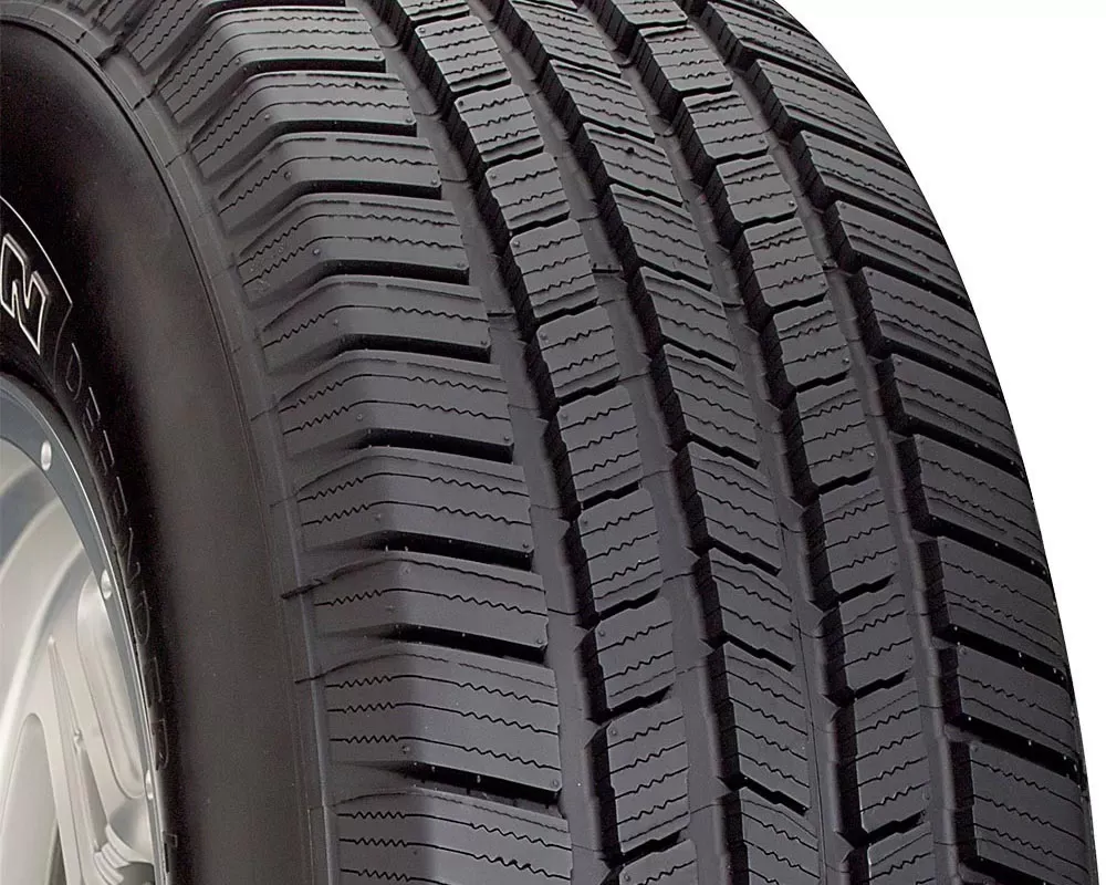 Michelin Defender LTX M/S Tire 265/75 R16 116T SL OWL - 99123