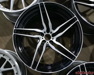 ADV1 ADV05R M.V2 CS Series 18.0-22.0x4.5-13.5 Custom Wheel - ADV05R-MV2-CS Series