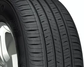 Kumho Solus TA31 Tire 245/45 R17 99VxL BSW